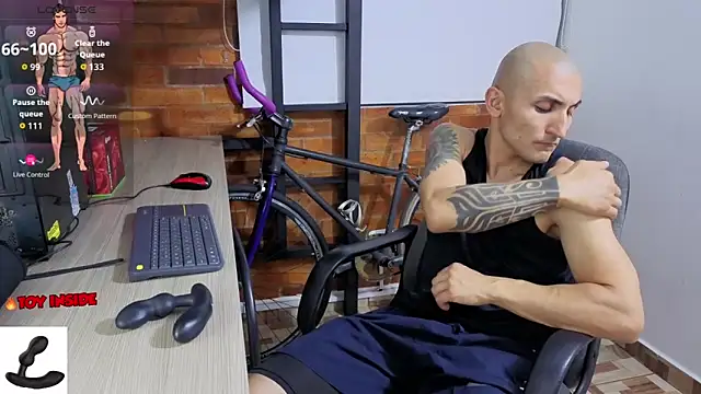 Snapshot of Marck_Muscle chatting on March 2026 01:32:01 AM Marck Muscle online show from March 2026 01:32:01 AM