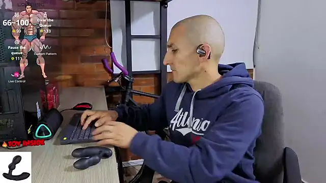 Snapshot of Marck_Muscle chatting on March 2026 01:55:02 AM Marck Muscle online show from March 2026 01:55:02 AM