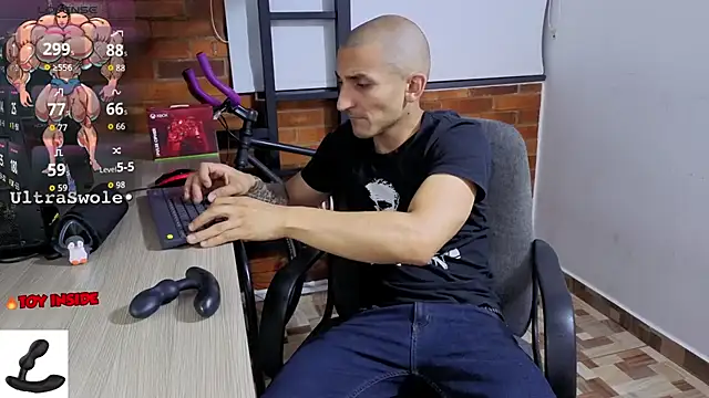 Snapshot of Marck_Muscle chatting on April 2026 03:18:01 AM Marck Muscle online show from April 2026 03:18:01 AM