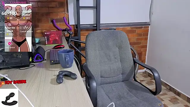 Snapshot of Marck_Muscle chatting on April 2026 12:43:02 AM Marck Muscle online show from April 2026 12:43:02 AM