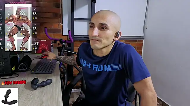 Snapshot of Marck_Muscle chatting on April 2026 06:19:01 AM Marck Muscle online show from April 2026 06:19:01 AM