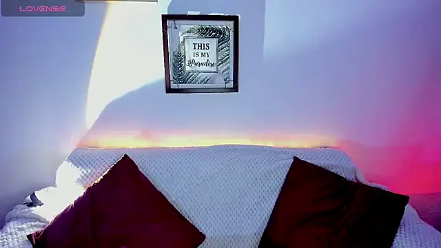 Snapshot of Buttyy_Cherry chatting on November 2025 03:51:01 PM Buttyy Cherry online show from November 2025 03:51:01 PM