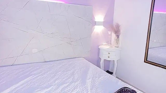 AbrilBrent online show from October 2025 07:36:02 PM