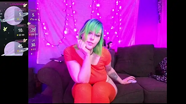 EverlyEster online show from May 2026 04:19:01 AM