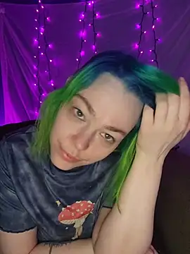 EverlyEster online show from May 2026 10:53:01 AM