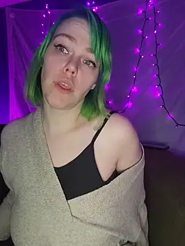 EverlyEster online show from May 2026 10:11:01 AM