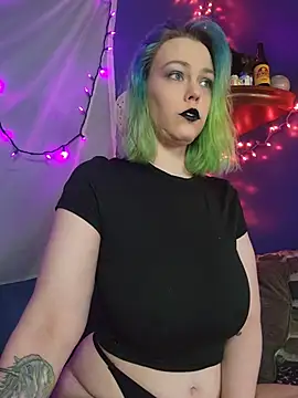 EverlyEster online show from July 2026 04:27:01 AM
