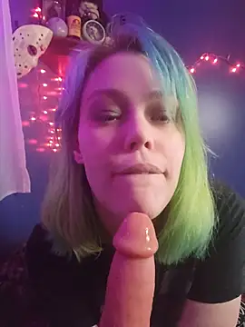EverlyEster online show from July 2026 03:48:02 AM
