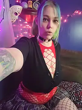 EverlyEster online show from July 2026 05:59:01 AM