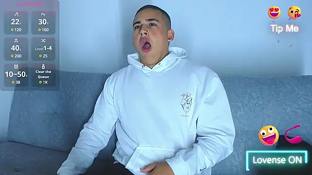 Latino Junge online show from January 2025 11:48:01 AM