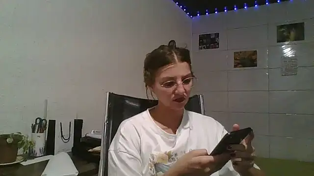 SweetyBabyDemon online show from April 2026 11:02:02 PM