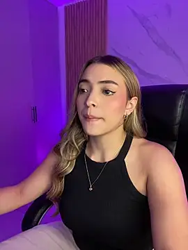 kyliejoness online show from July 2026 02:40:01 AM