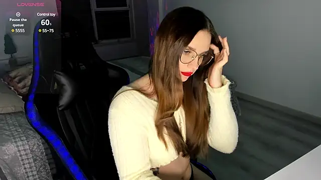 Snapshot of MCfly_11 chatting on February 2025 01:33:01 AM MCfly 11 online show from February 2025 01:33:01 AM