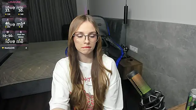 MCfly 11 online show from March 2026 09:09:02 PM