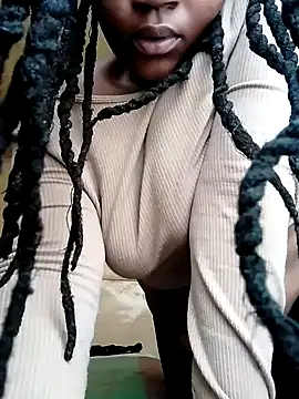 Snapshot of ThaBundaa chatting on February 2025 01:50:01 PM ThaBundaa online show from February 2025 01:50:01 PM