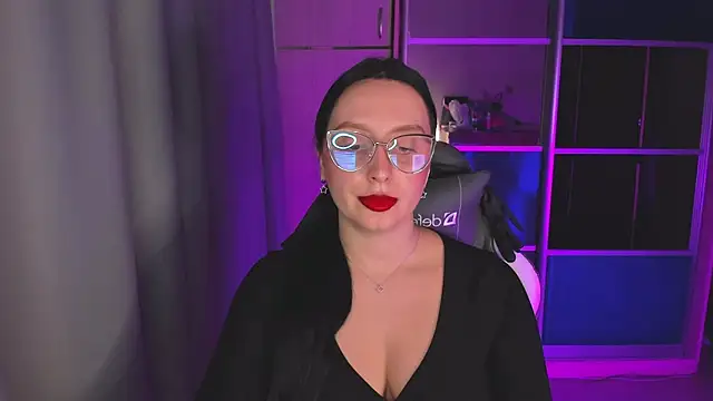 Christy Calypso online show from April 2026 04:01:02 PM