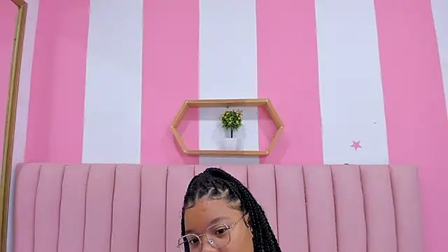 ISABELLA 020 online show from February 2025 12:36:02 PM