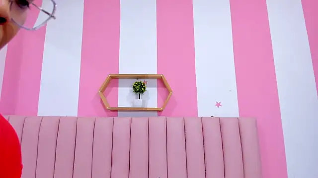 ISABELLA 020 online show from March 2025 12:01:02 PM