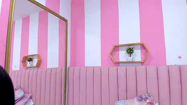 ISABELLA 020 online show from March 2025 12:00:01 PM