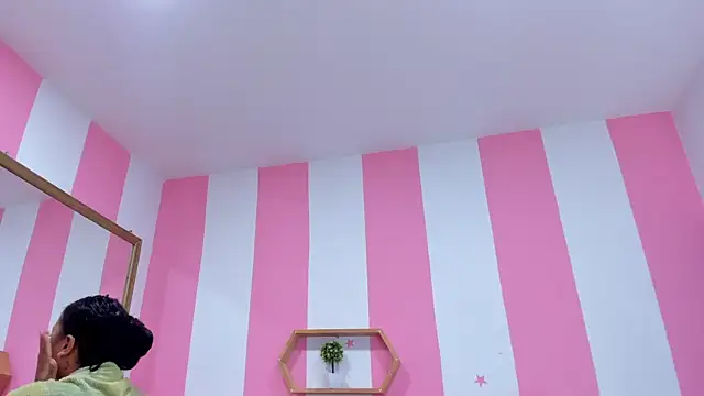 ISABELLA 020 online show from September 2025 12:51:01 PM