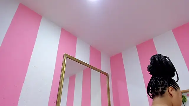 ISABELLA 020 online show from October 2025 12:14:02 PM