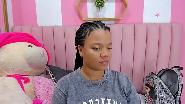 ISABELLA 020 online show from October 2025 12:06:01 PM