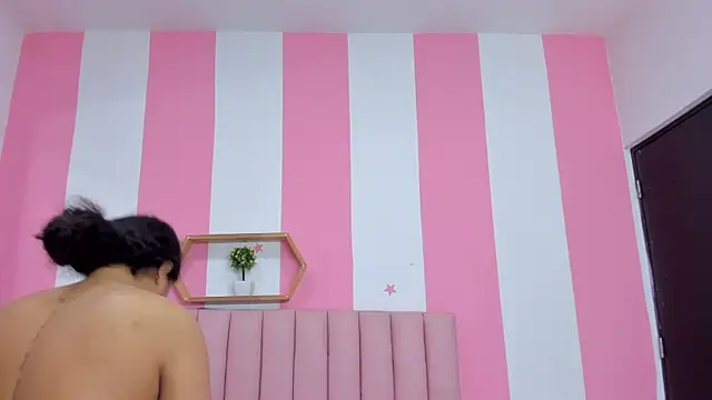 ISABELLA 020 online show from February 2026 12:37:02 PM