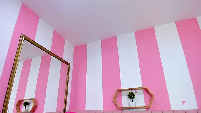 ISABELLA 020 online show from April 2026 12:10:01 PM