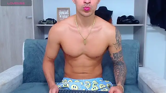 Tristan-bm online show from September 2025 01:02:02 PM