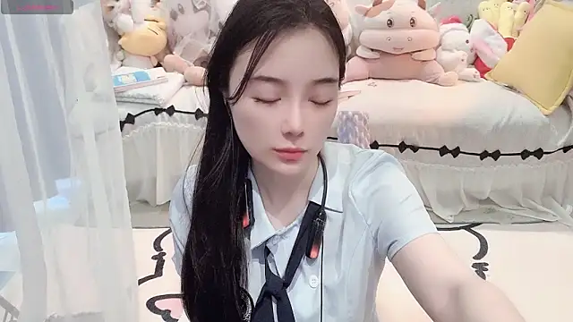 AKiKi711 online show from May 2026 05:13:01 AM