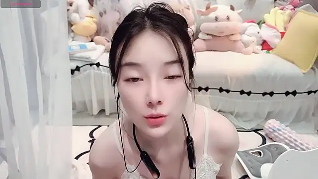 AKiKi711 online show from May 2026 03:53:01 PM