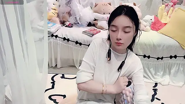 AKiKi711 online show from May 2026 04:56:02 PM