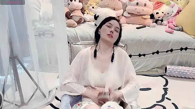 AKiKi711 online show from July 2026 04:37:01 AM