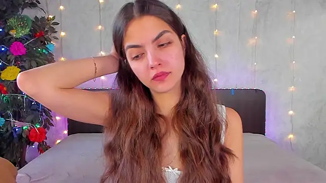 Milana Crystal  online show from May 2026 07:49:01 AM