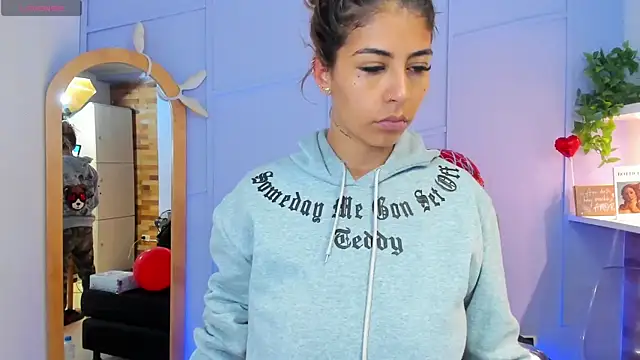 Snapshot of Georgina-coule chatting on February 2025 12:16:02 PM Georgina-coule online show from February 2025 12:16:02 PM