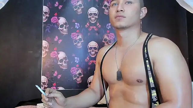 Snapshot of francesco_evan chatting on December 2024 02:46:02 PM francesco evan online show from December 2024 02:46:02 PM