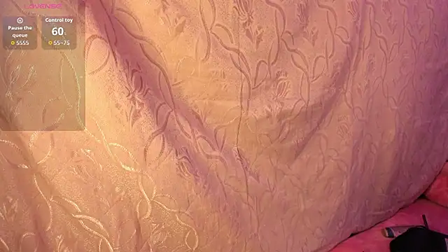 Kylie2211 online show from December 2025 11:53:01 PM