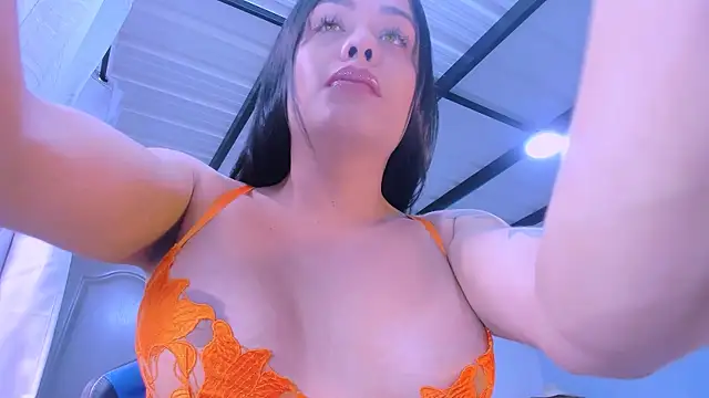 LatinVenuz online show from October 2025 05:59:02 PM