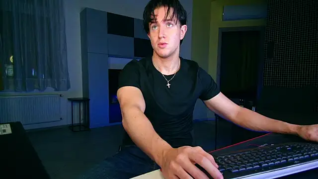 ChristianLevine  online show from July 2026 06:39:01 PM