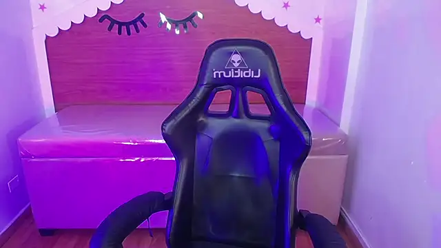 carlie mayer v online show from September 2025 03:33:02 AM