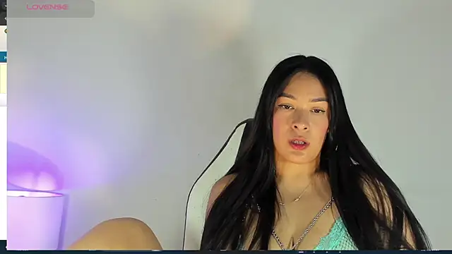 bella hadid1  online show from February 2025 07:03:01 PM