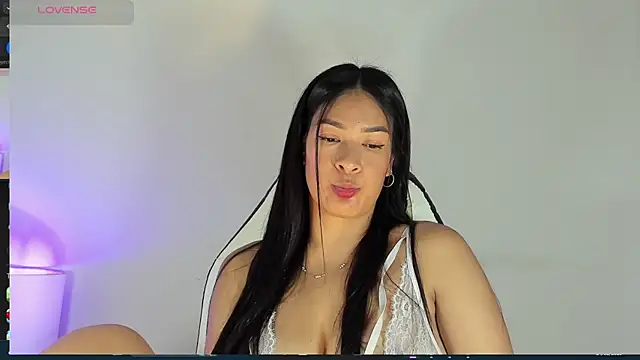 bella hadid1  online show from February 2025 06:26:02 PM