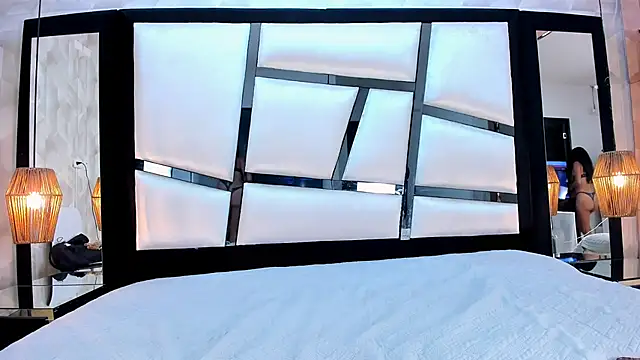 Snapshot of LiaObrien chatting on February 2026 09:22:01 PM LiaObrien online show from February 2026 09:22:01 PM