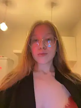 Eva Weyne online show from December 2024 04:48:02 PM