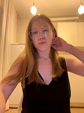 Eva Weyne online show from September 2025 07:03:02 PM