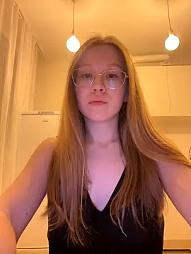 Eva Weyne online show from September 2025 07:19:02 PM