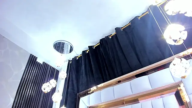 SarayRoyse online show from September 2025 07:26:01 PM