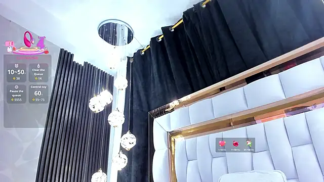 SarayRoyse online show from September 2025 07:39:01 PM