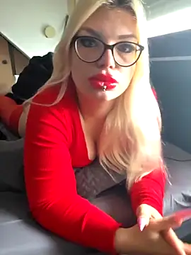 MariellaSun  online show from May 2026 10:11:02 AM