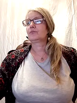 irinamaux online show from February 2025 10:12:02 AM